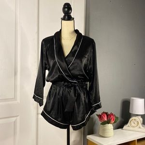 Chic Cozy Collared Satin Romper Size L